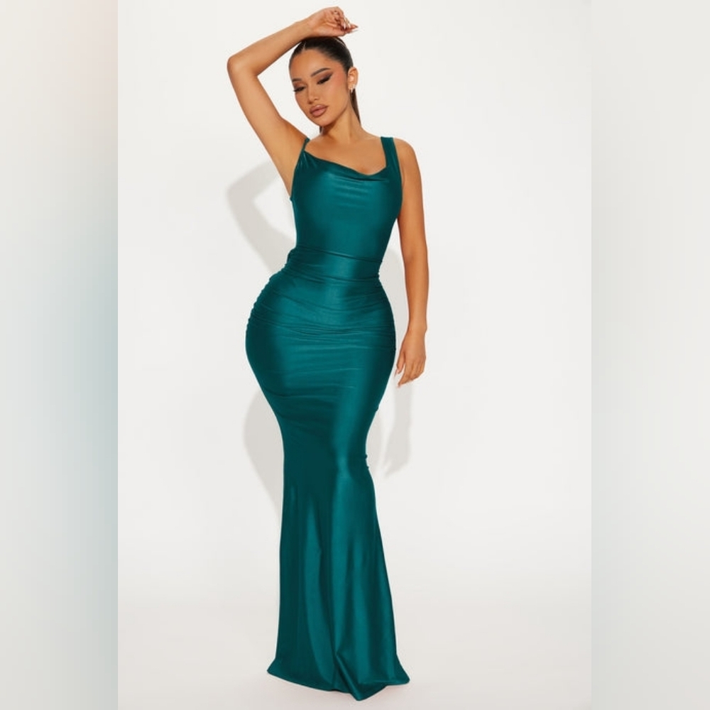Fashion Nova Michelle Draped Back Gown - Hunter Size:S